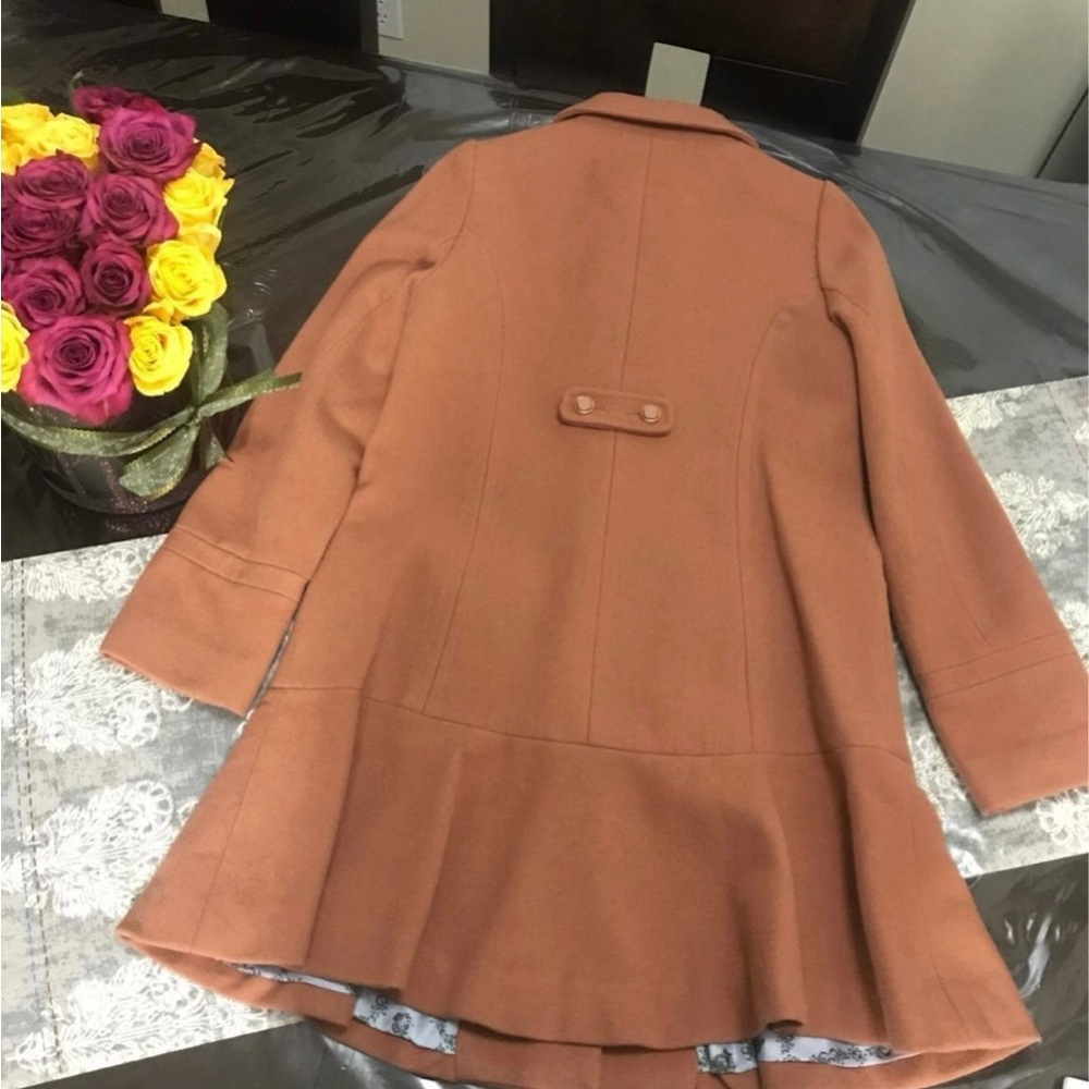 Minimum Coat - Picture 3 of 7